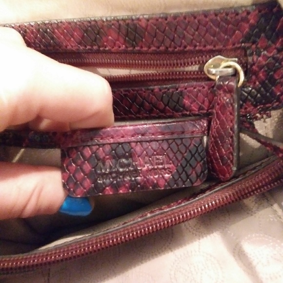 Micheal kors authentic purse - Picture 2 of 3